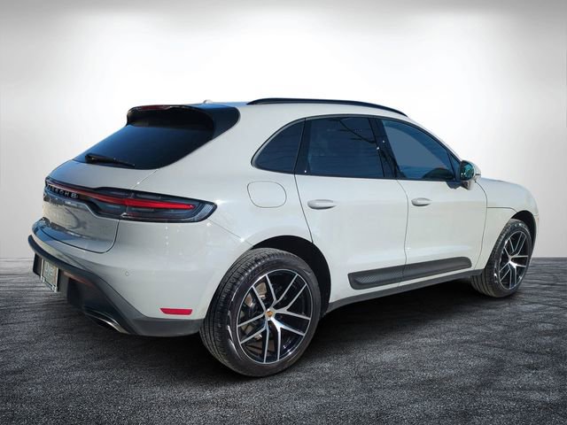 Used 2025 Porsche Macan image 3