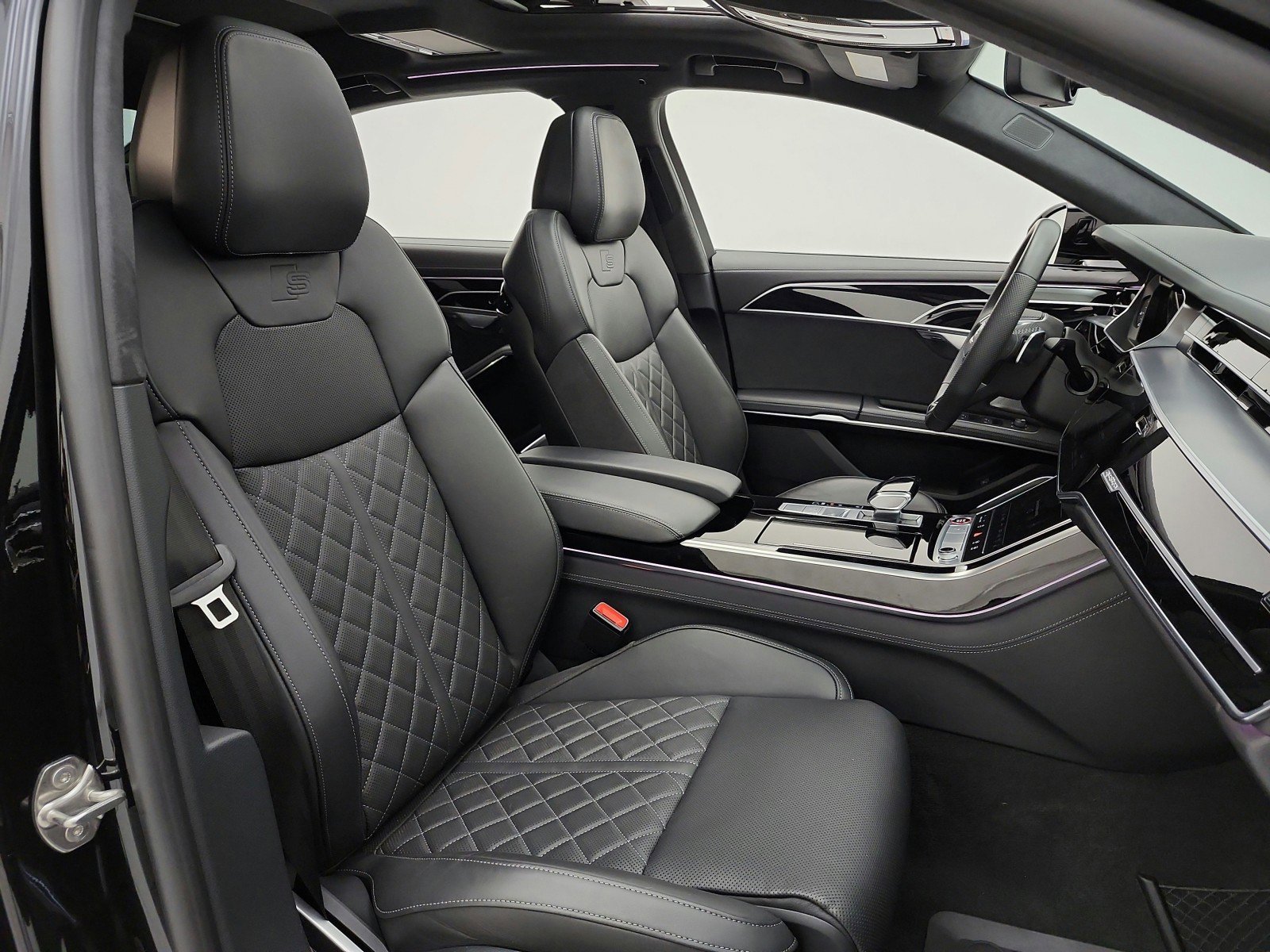 Used 2022 Audi S8 AWD/4WD image 18