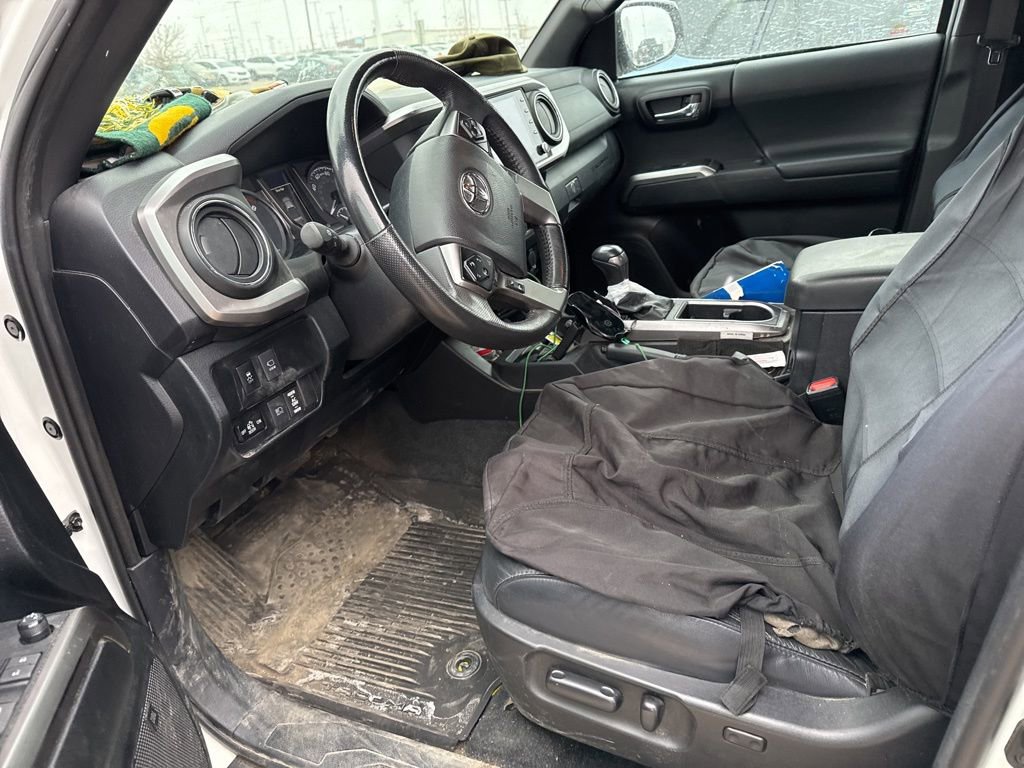 Used 2021 Toyota Tacoma Limited image 12