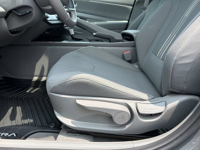 Used 2025 Hyundai Elantra Sport FWD image 14