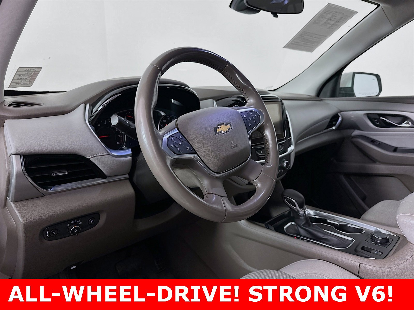 Used 2021 Chevrolet Traverse LT image 13