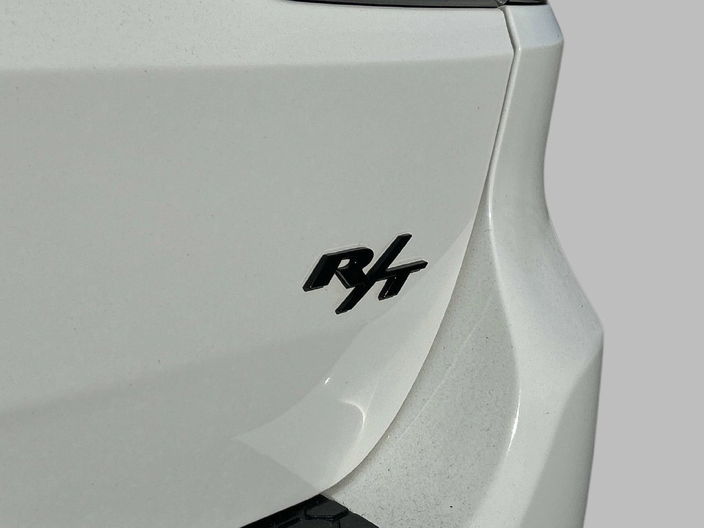 Used 2022 Dodge Durango R/T w/ Tow 'N Go Package AWD/4WD image 16