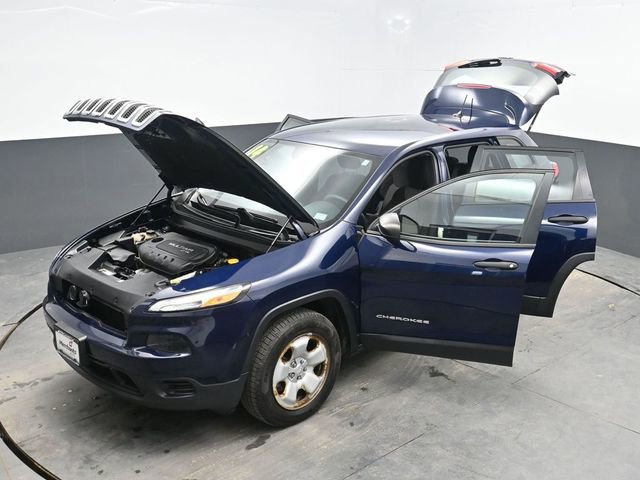 Used 2014 Jeep Cherokee Sport w/ Trailer Tow Group image 39