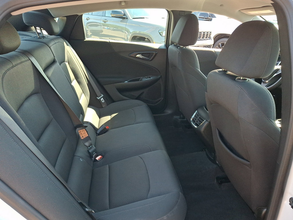 Used 2025 Chevrolet Malibu LT FWD image 15