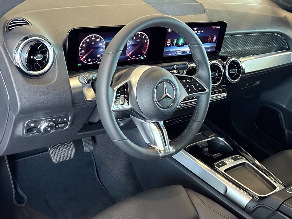 New 2026 Mercedes-Benz GLB 250 4MATIC image 15