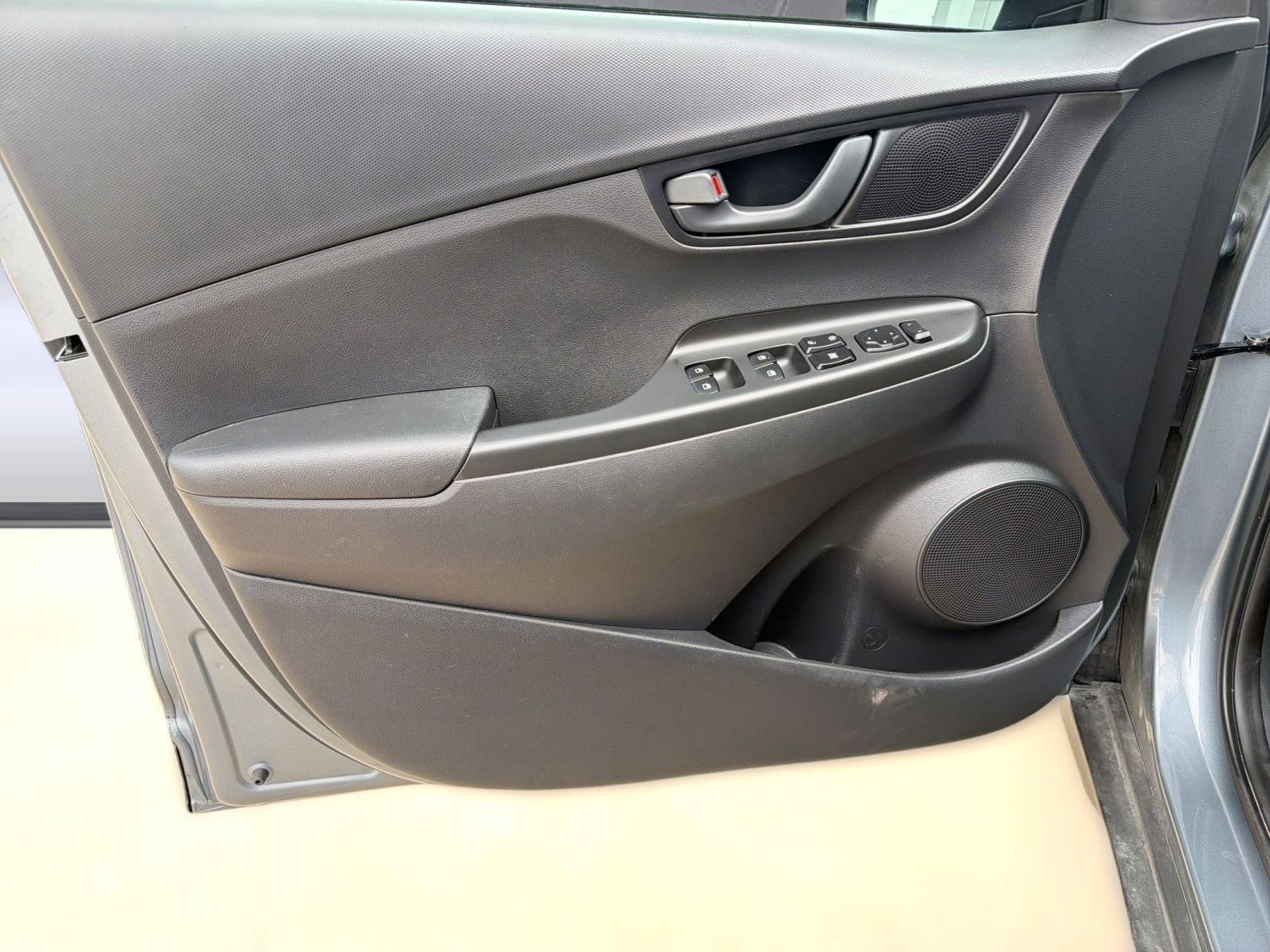 Used 2021 Hyundai Kona SEL image 12