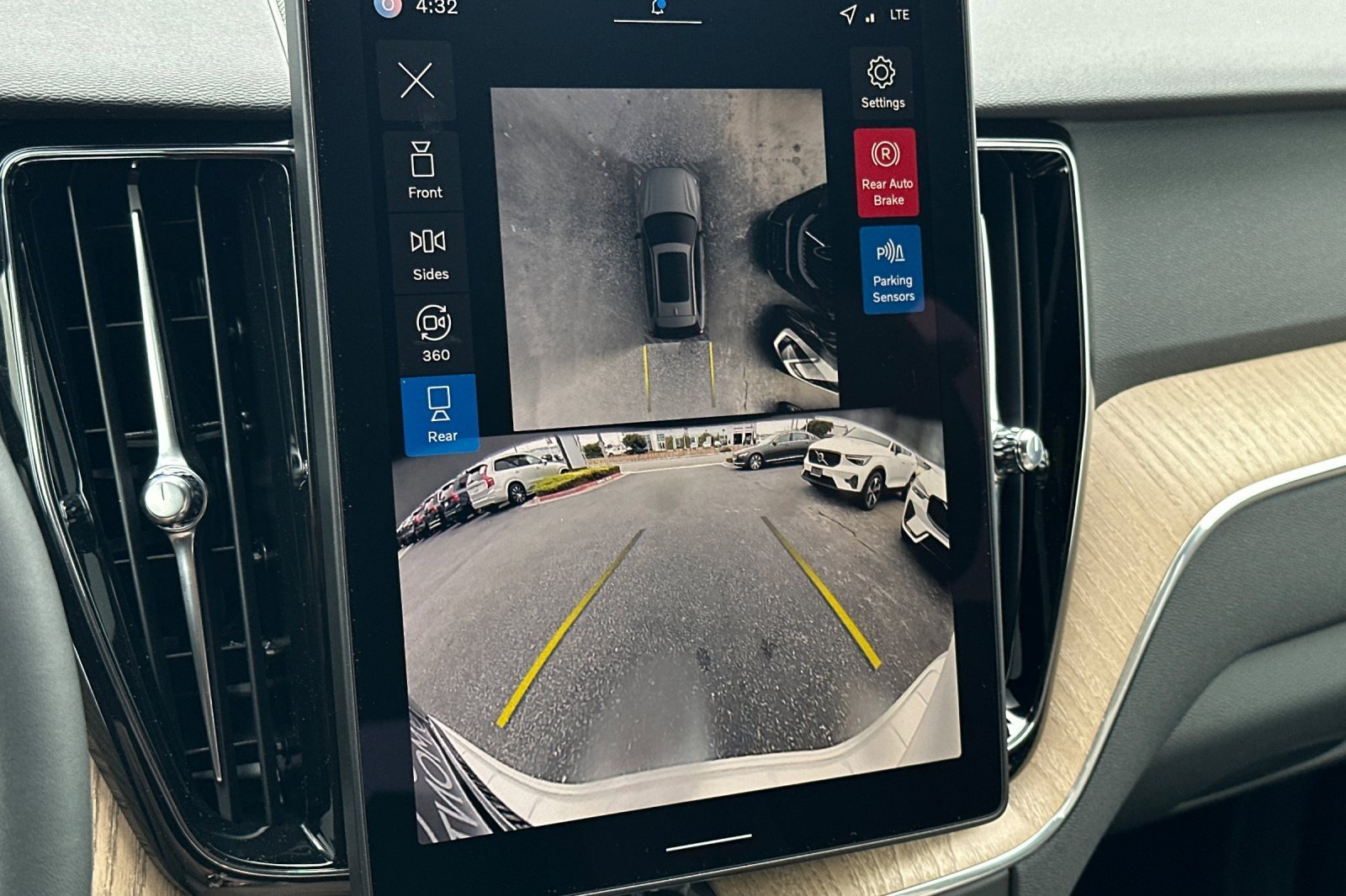 New 2026 Volvo XC60 B5 Plus w/ Protection Package Premier image 19