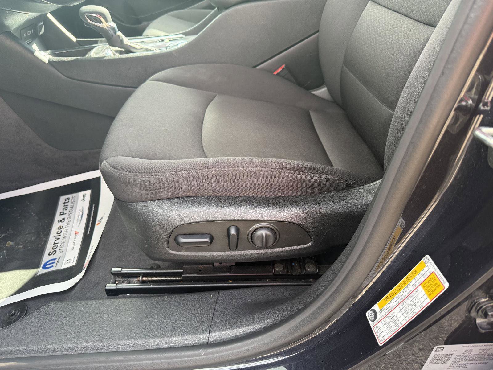 Used 2023 Chevrolet Malibu LT image 14