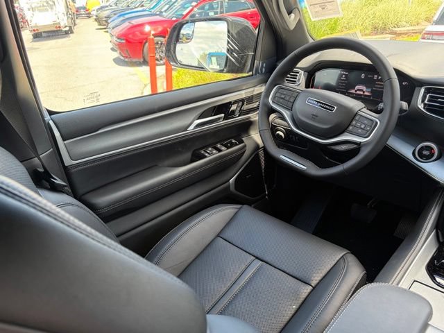 New 2026 Jeep Grand Wagoneer Limited AWD/4WD image 32