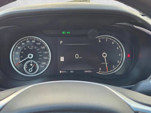 Used 2025 Genesis G70 2.5T image 13