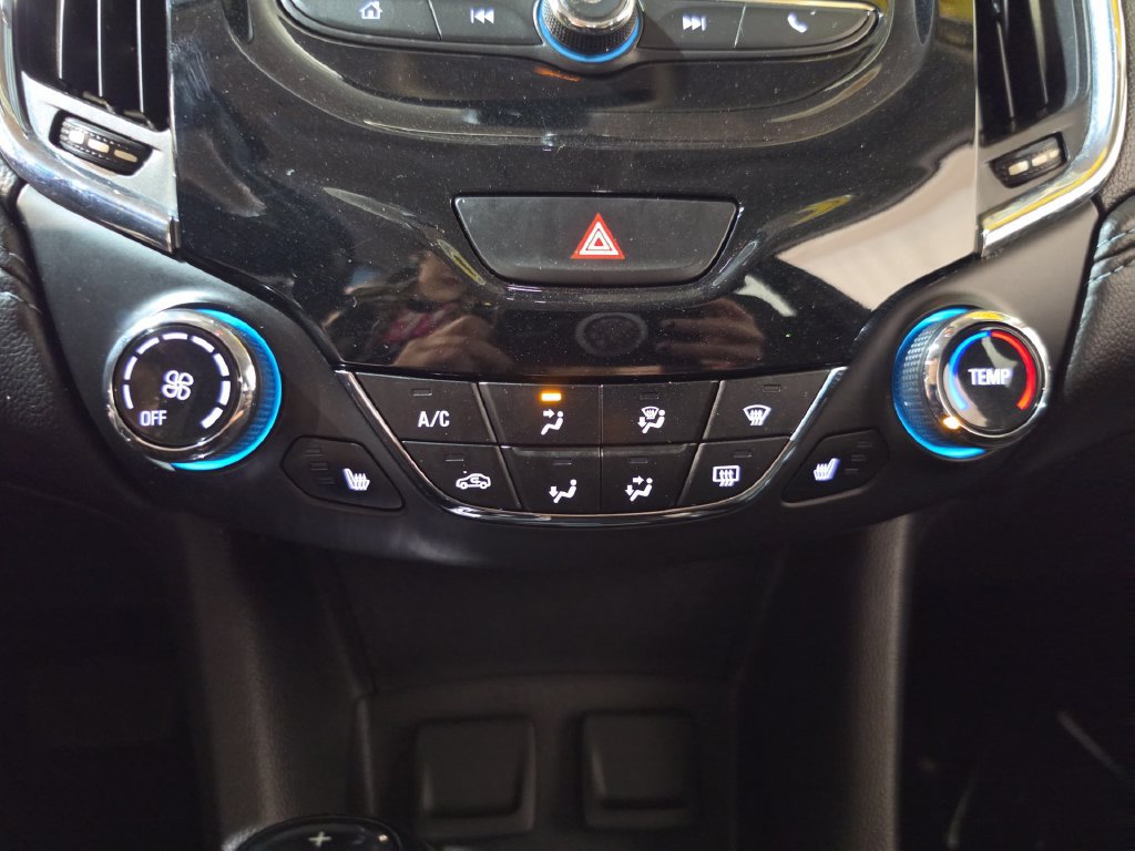 Used 2017 Chevrolet Cruze Premier FWD image 16
