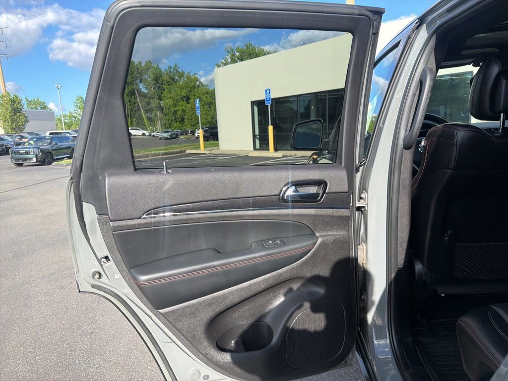 Used 2021 Jeep Grand Cherokee Trailhawk w/ Trailhawk Luxury Group AWD/4WD image 18
