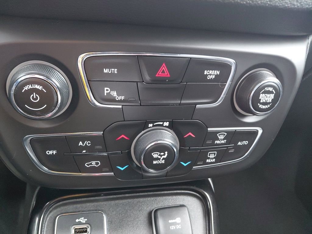 Used 2018 Jeep Compass Limited w/ Navigation Group image 40