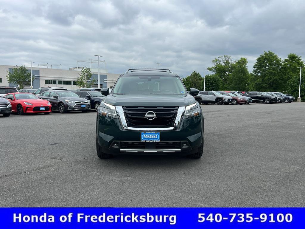 Used 2024 Nissan Pathfinder Platinum w/ Cargo Package AWD/4WD image 3