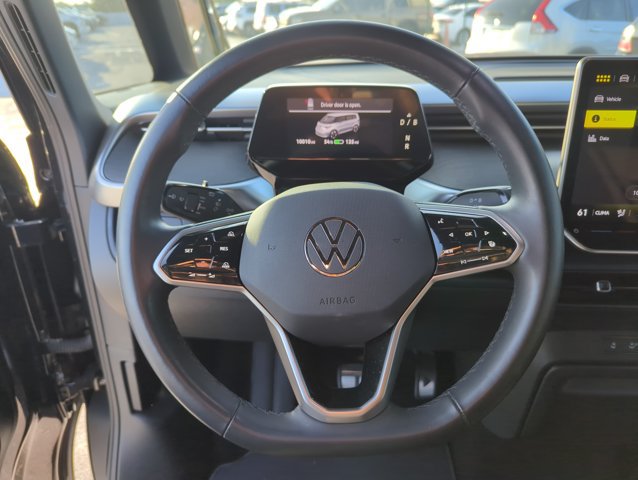 Used 2025 Volkswagen ID. Buzz Pro S RWD image 17