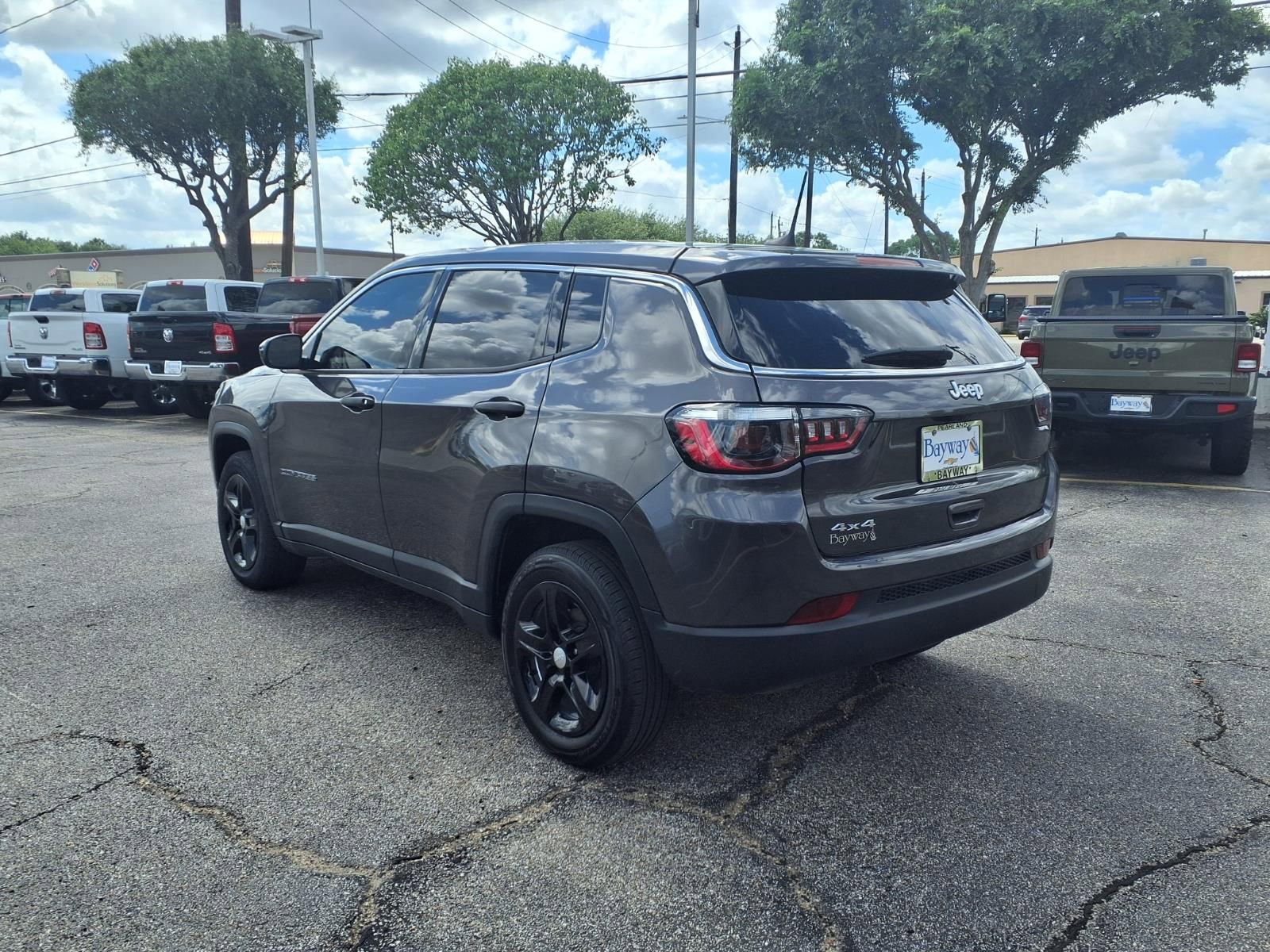 Used 2024 Jeep Compass Sport image 23