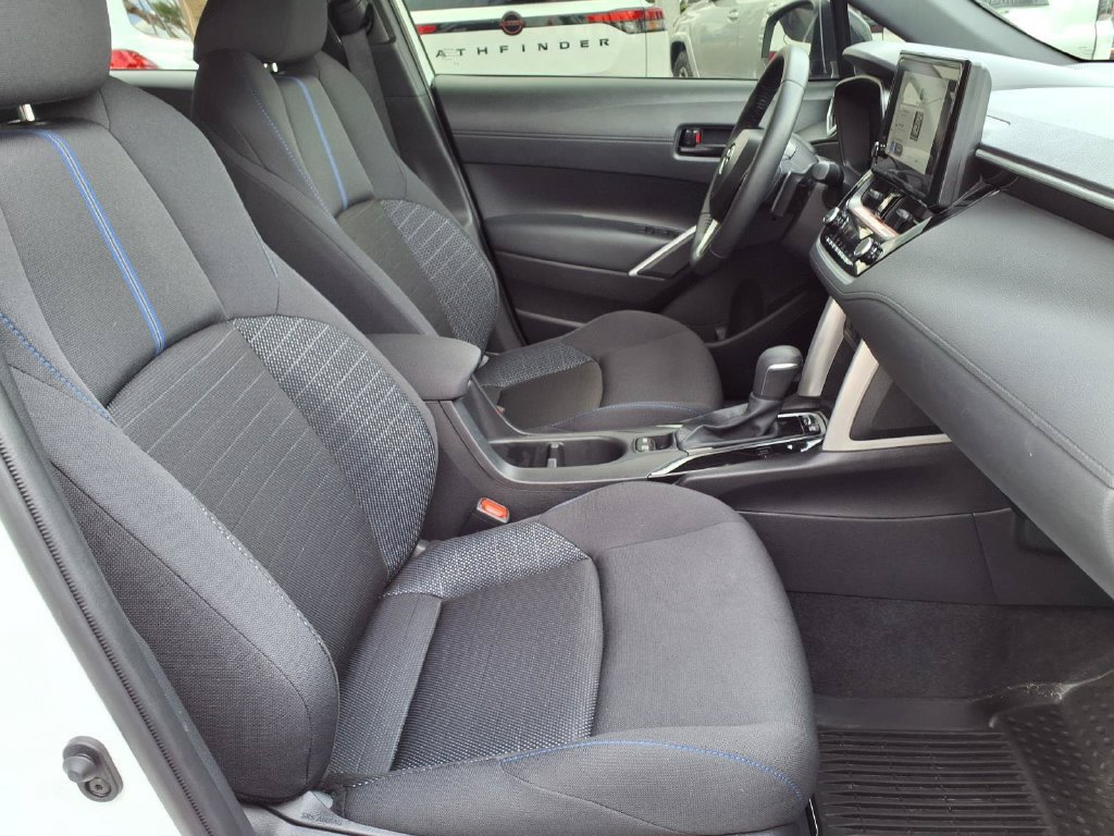 Used 2025 Toyota Corolla Cross AWD Hybrid w/ Moonroof Package image 14