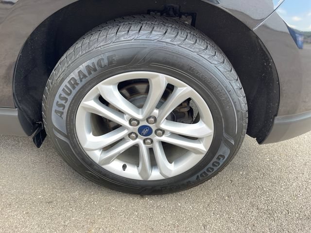 Used 2020 Ford Edge SEL w/ Cold Weather Package AWD/4WD image 40