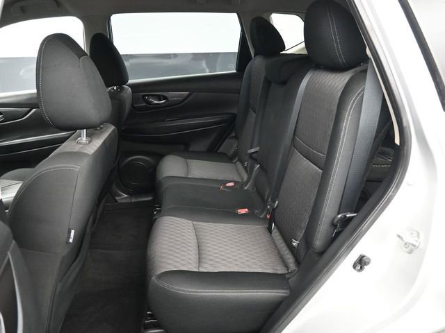 Used 2020 Nissan Rogue SV w/ Premium Package image 12