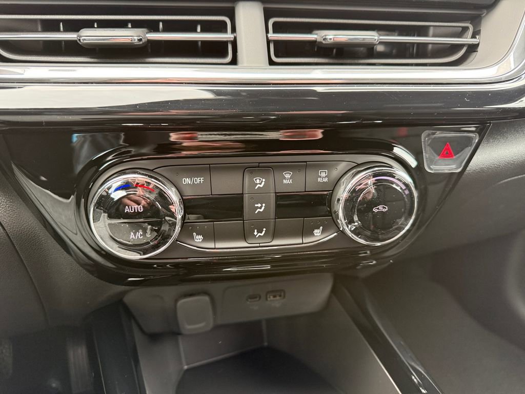 New 2026 Chevrolet Trax RS w/ Driver Confidence Package image 18