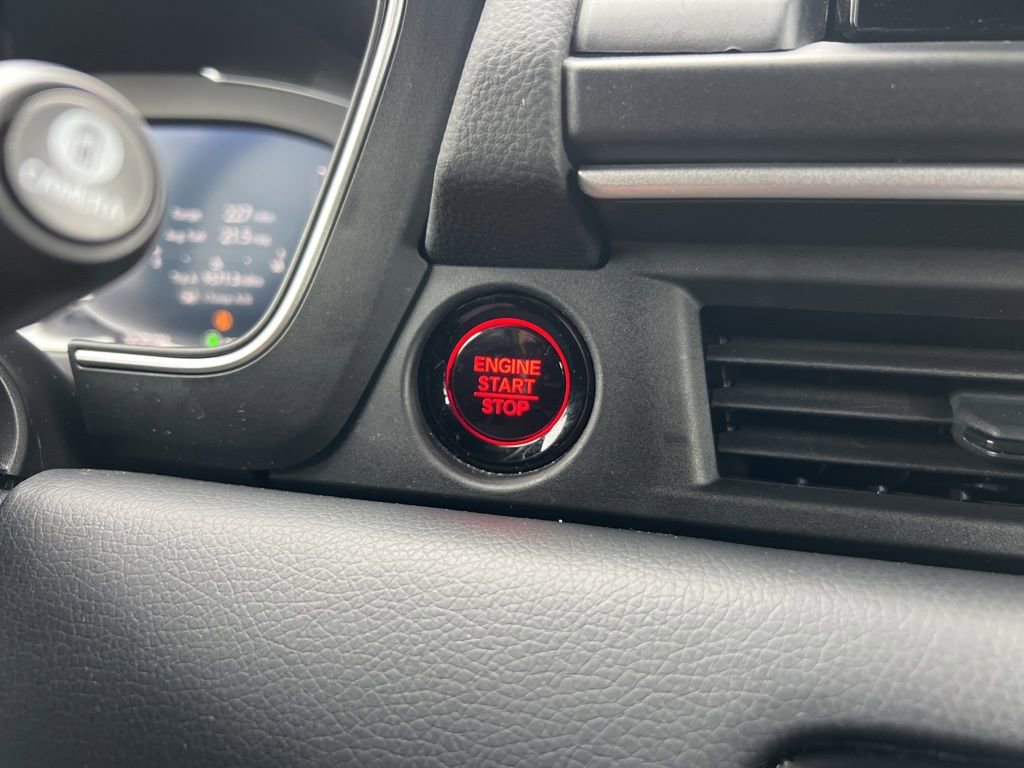 Certified 2025 Honda Pilot Black Edition image 16