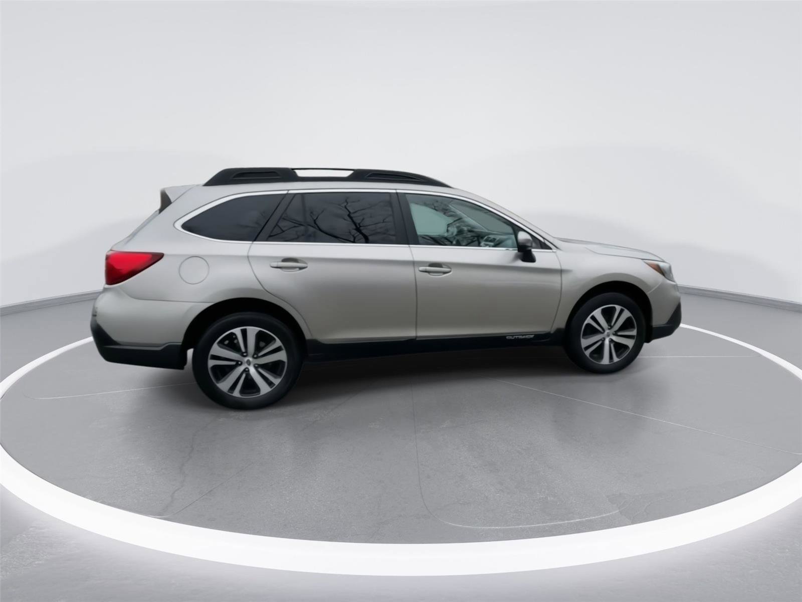 Used 2019 Subaru Outback 2.5i Limited image 9