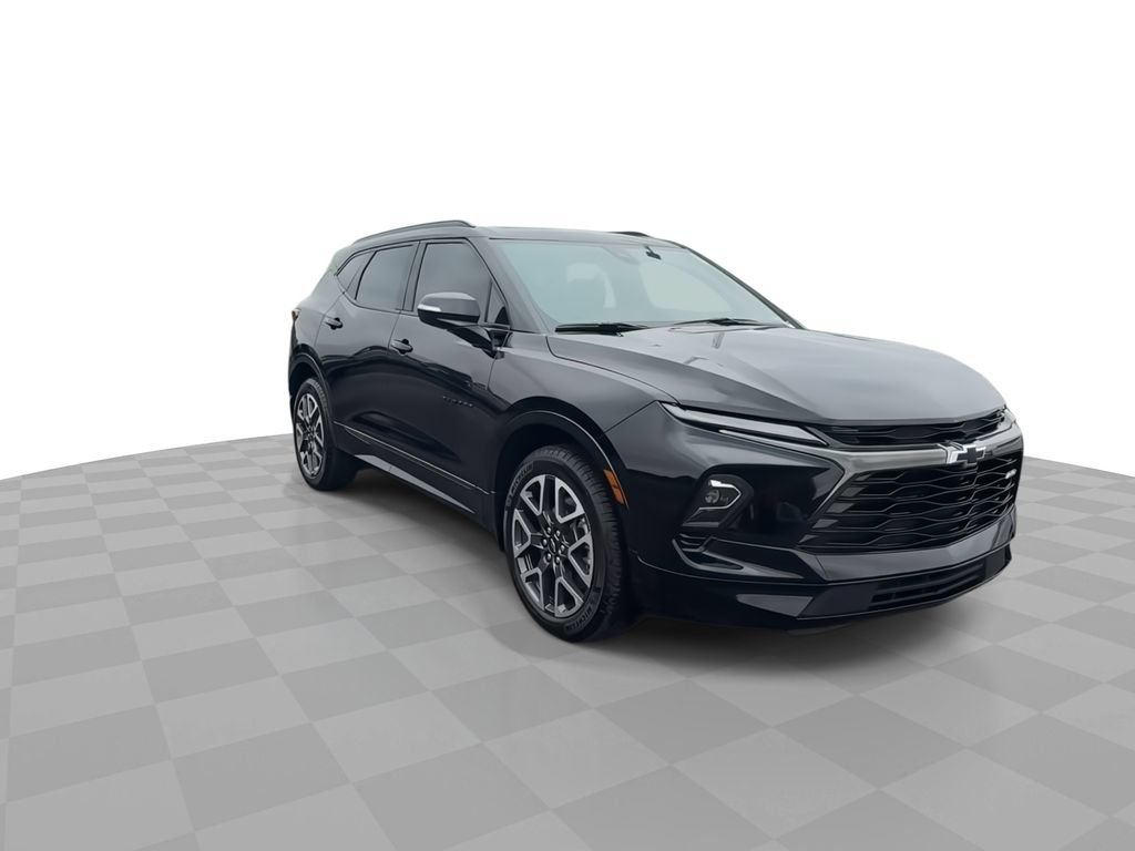 Certified 2023 Chevrolet Blazer RS w/ Driver Confidence II Package FWD image 3