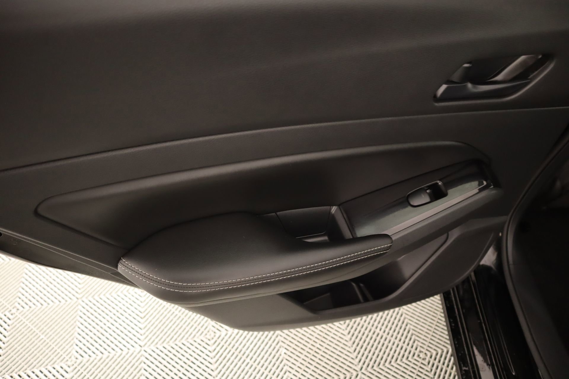 Used 2023 Nissan Altima 2.5 SV w/ SV Premium Package image 17