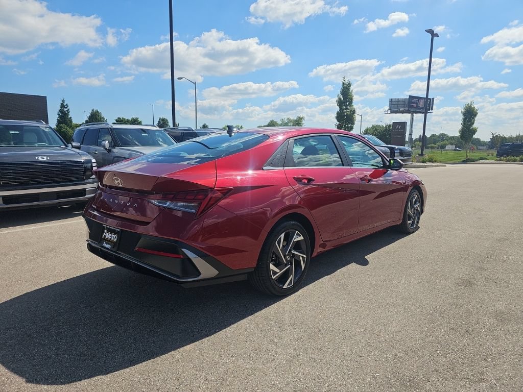 Certified 2025 Hyundai Elantra SEL FWD image 5