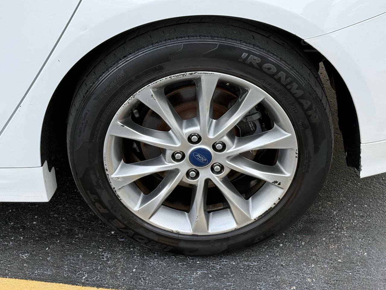 Used 2017 Ford Fusion SE image 13