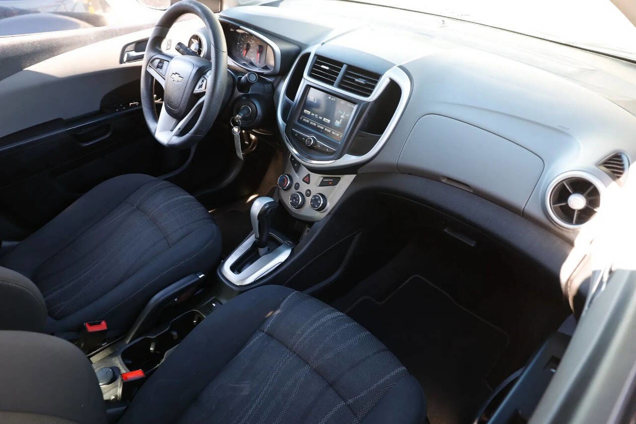 Used 2017 Chevrolet Sonic LT image 37