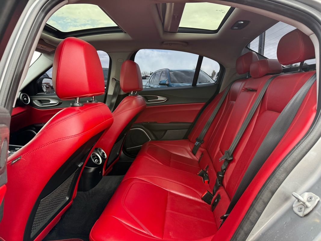 Used 2021 Alfa Romeo Giulia Ti w/ Nero Edizione image 17