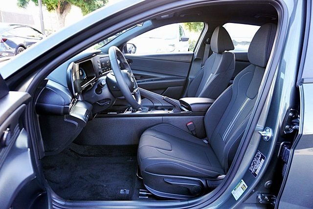 Certified 2026 Hyundai Elantra Sport FWD image 13