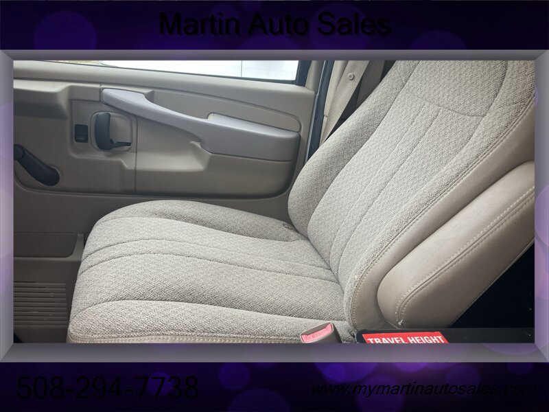 Used 2012 Chevrolet Express 2500 RWD image 9
