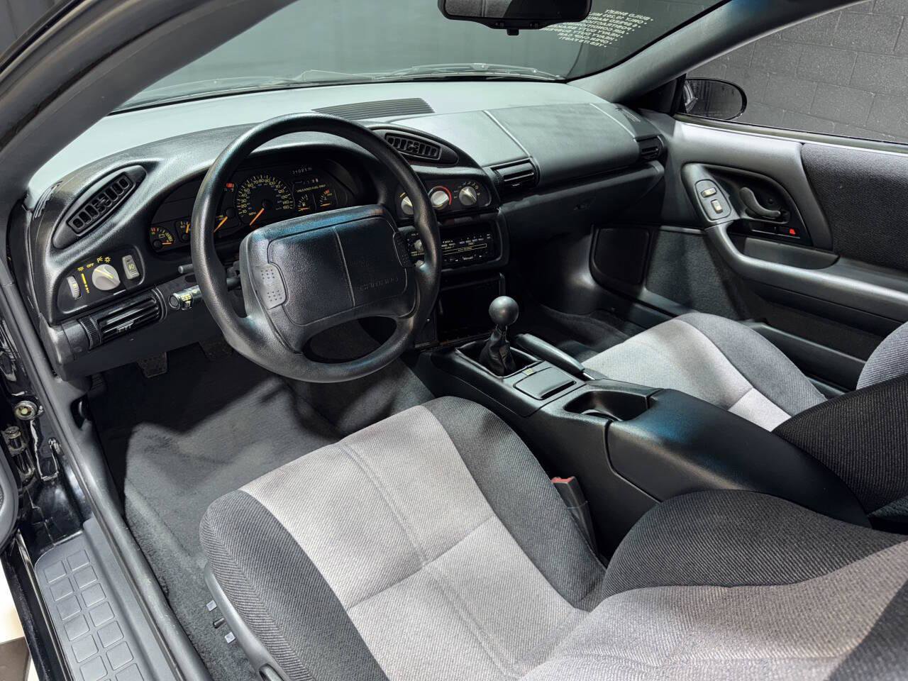 Used 1993 Chevrolet Camaro Z28 image 2