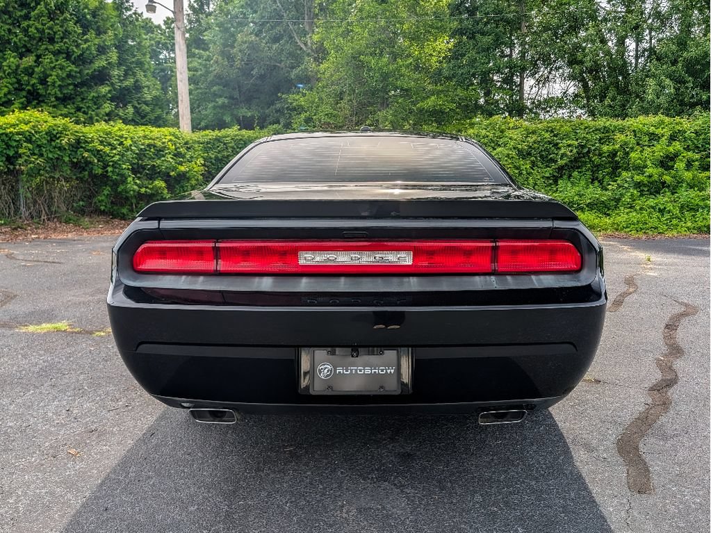 Used 2014 Dodge Challenger R/T RWD image 6