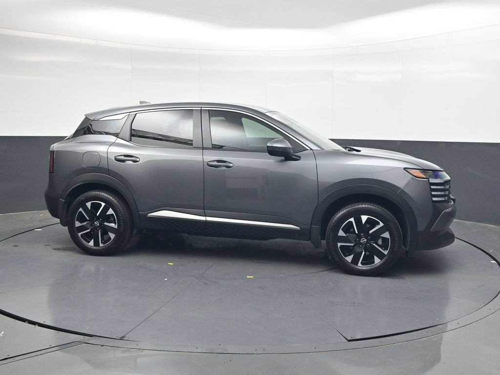 Certified 2025 Nissan Kicks SV AWD/4WD image 4