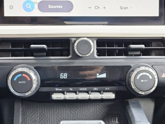 Used 2024 Toyota Tacoma TRD Off-Road image 24