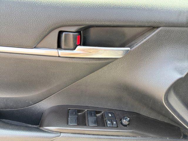 Used 2022 Toyota Camry SE w/ Cold Weather Package AWD/4WD image 21
