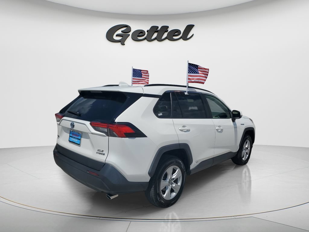 Used 2020 Toyota RAV4 XLE w/ Convenience Package AWD/4WD image 5