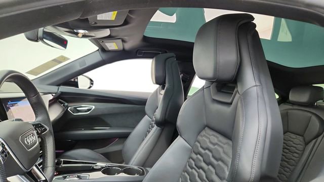 Used 2023 Audi e-tron GT Premium Plus w/ Performance Package image 32