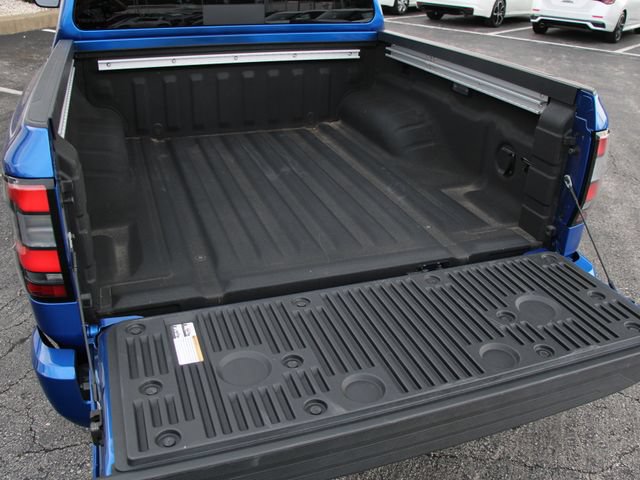 Certified 2024 Nissan Frontier SL w/ Technology Package AWD/4WD image 11