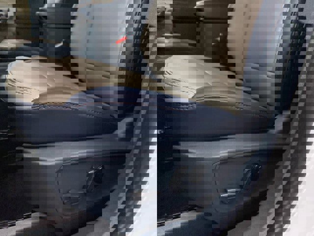 New 2025 Ford Maverick Lariat w/ 4K Tow Package image 16