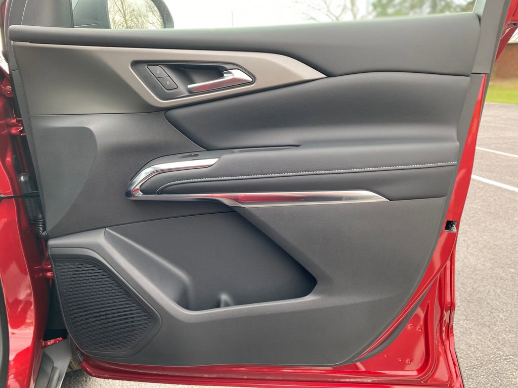 New 2026 Chevrolet Traverse LT w/ LPO, Floor Liner Package image 9