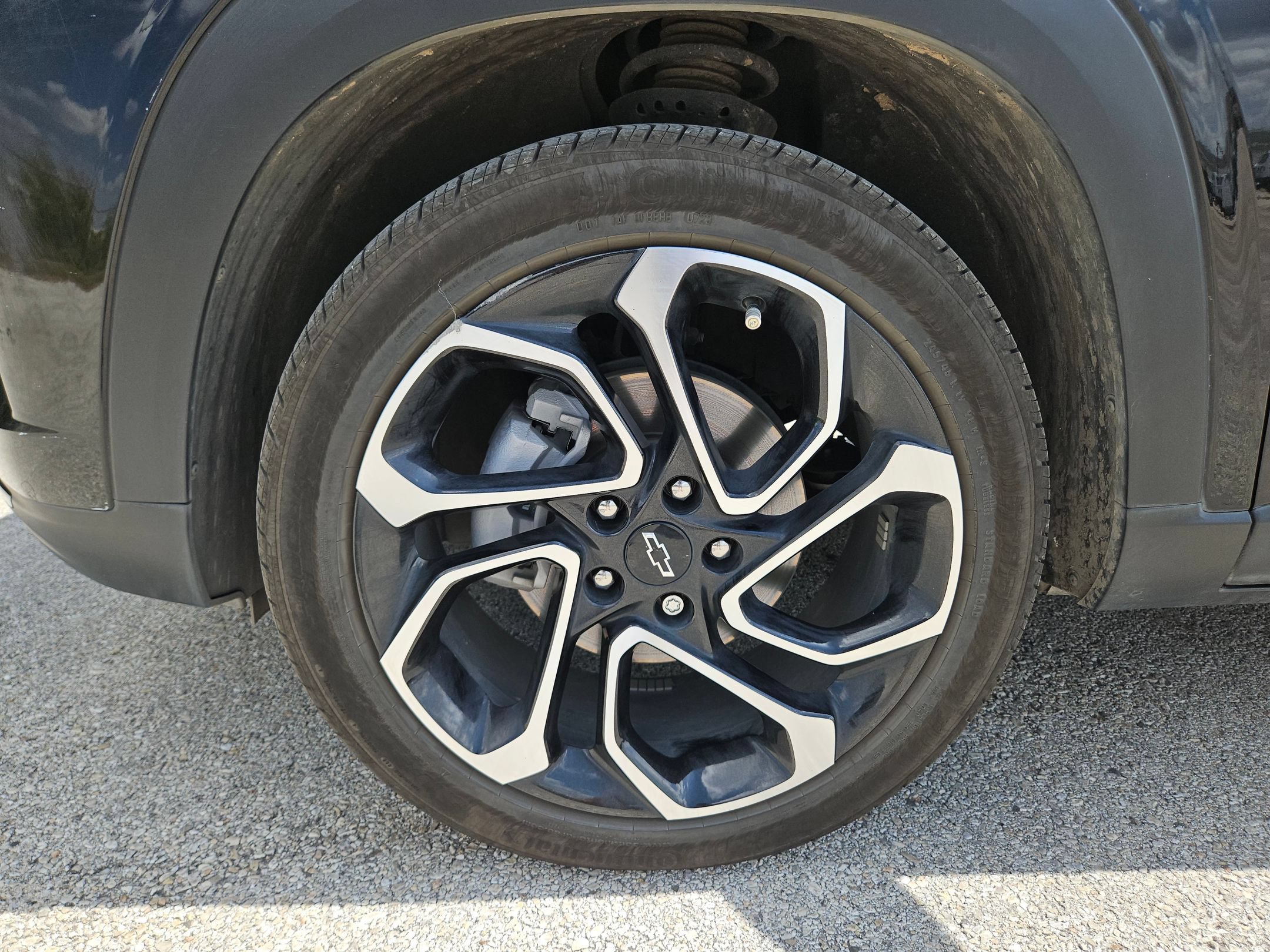 Used 2024 Chevrolet Trax RS w/ Sunroof Package FWD image 31