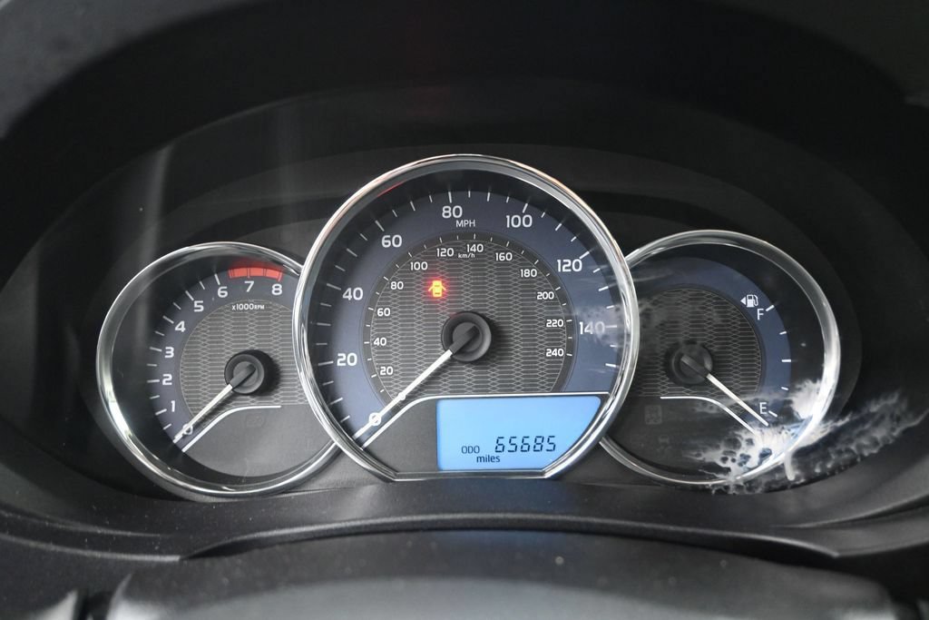 Used 2015 Toyota Corolla LE FWD image 13