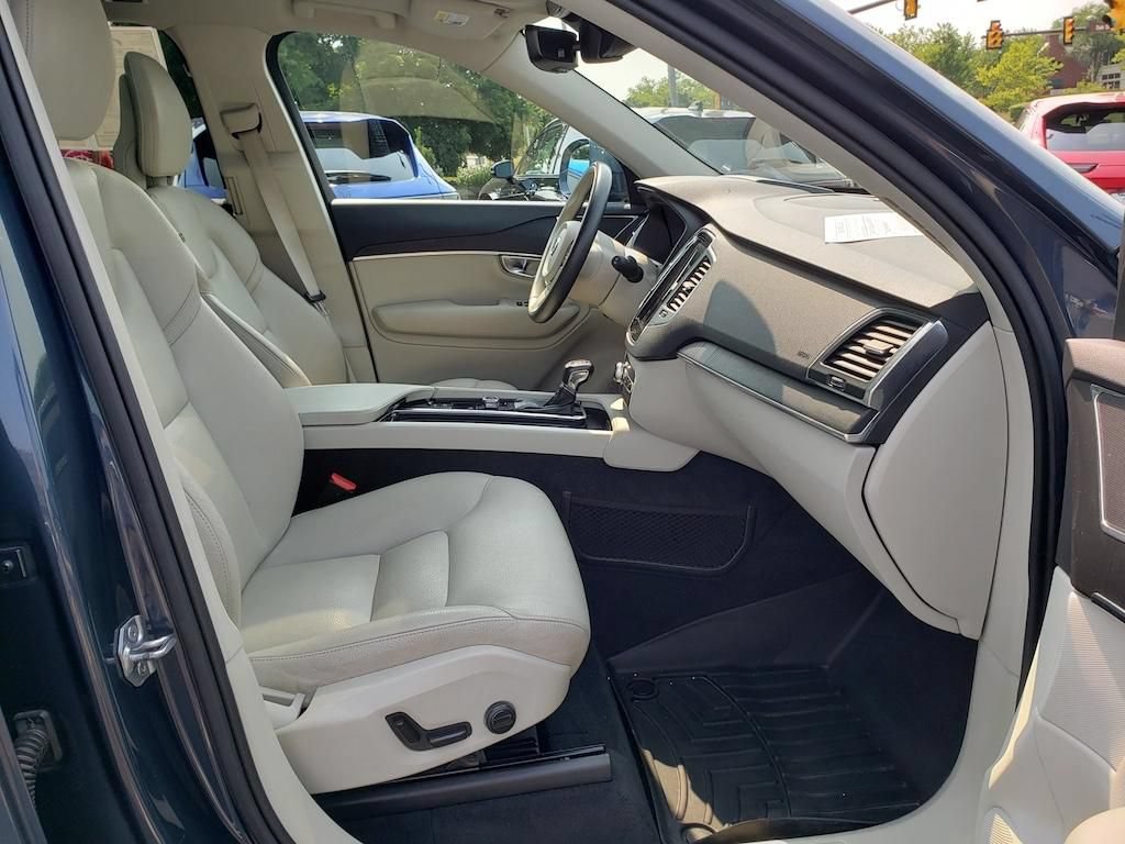 Used 2020 Volvo XC90 T6 Momentum AWD/4WD image 20