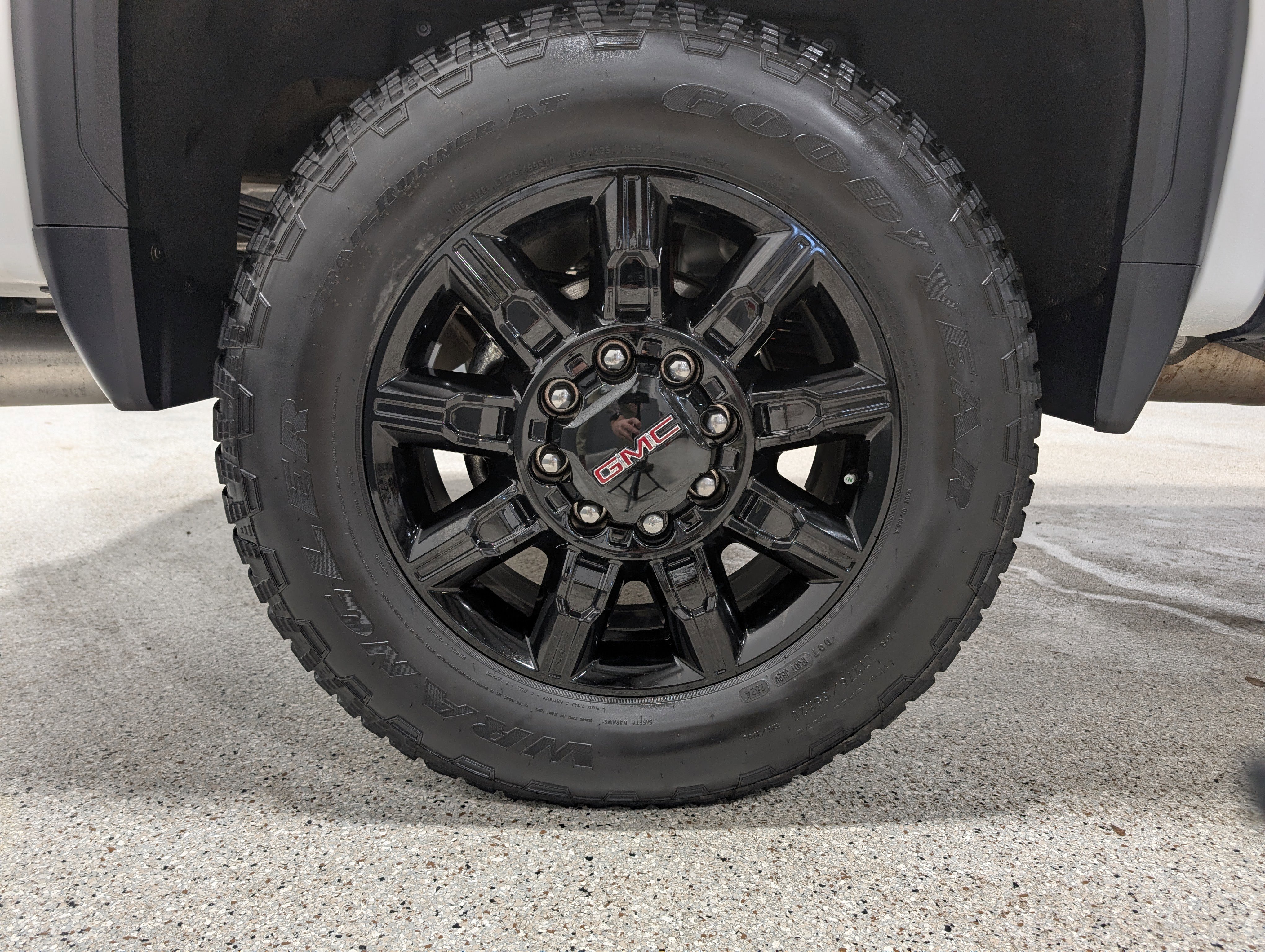 Used 2025 GMC Sierra 2500 AT4 w/ AT4 Premium Plus Package image 14