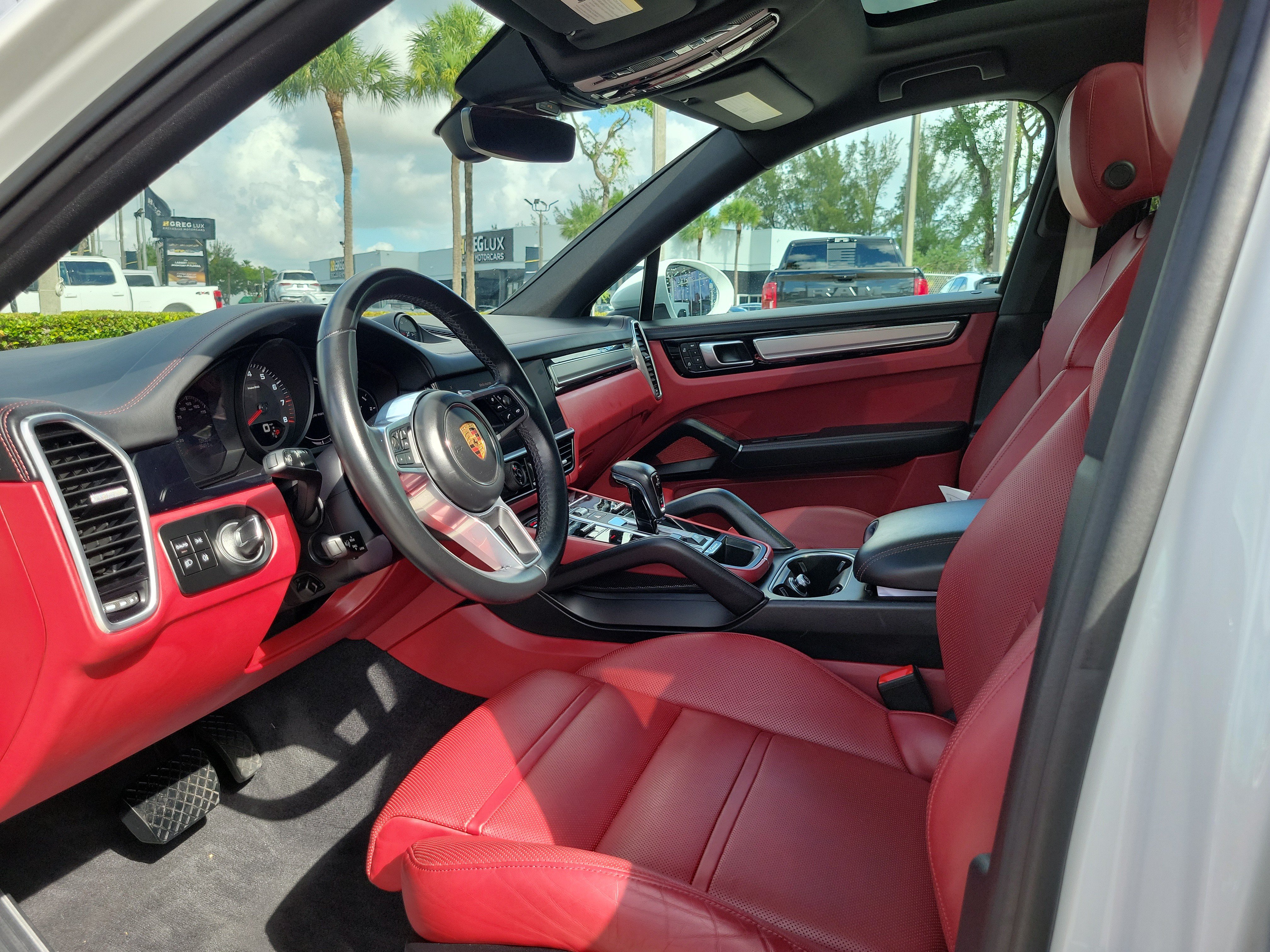Used 2023 Porsche Cayenne Platinum Edition AWD/4WD image 9