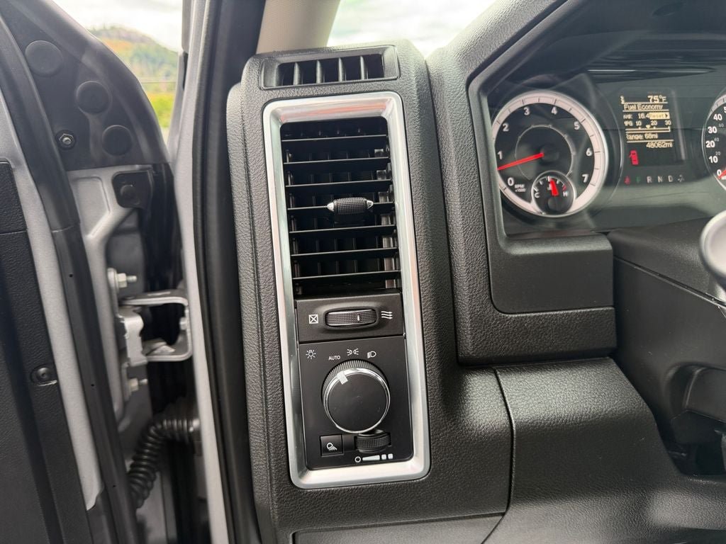 Used 2023 RAM 1500 Classic SLT AWD/4WD image 19